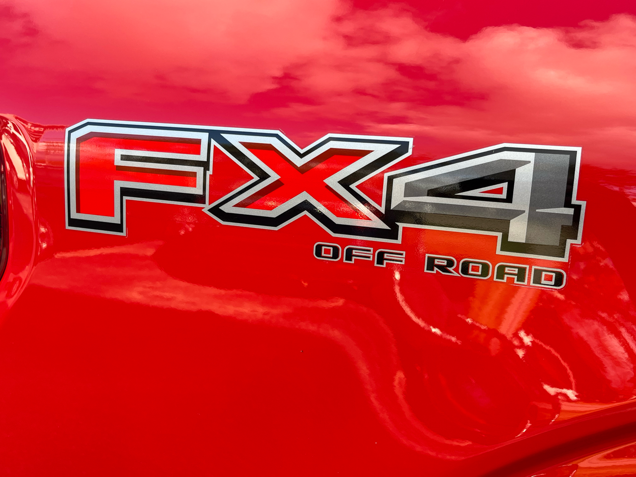 Ford F-150 Lariat SuperCab 6.5-ft. Bed 4WD 2022 Ford F-150 Lariat SuperCab 6.5-ft. Bed 4WD 2022