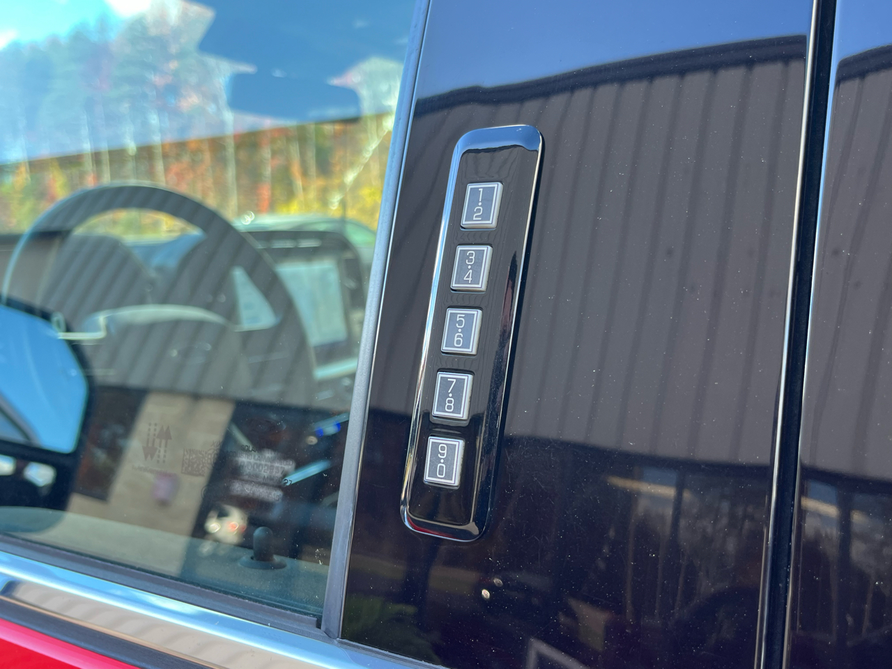 Ford F-150 Lariat SuperCab 6.5-ft. Bed 4WD 2022 Ford F-150 Lariat SuperCab 6.5-ft. Bed 4WD 2022