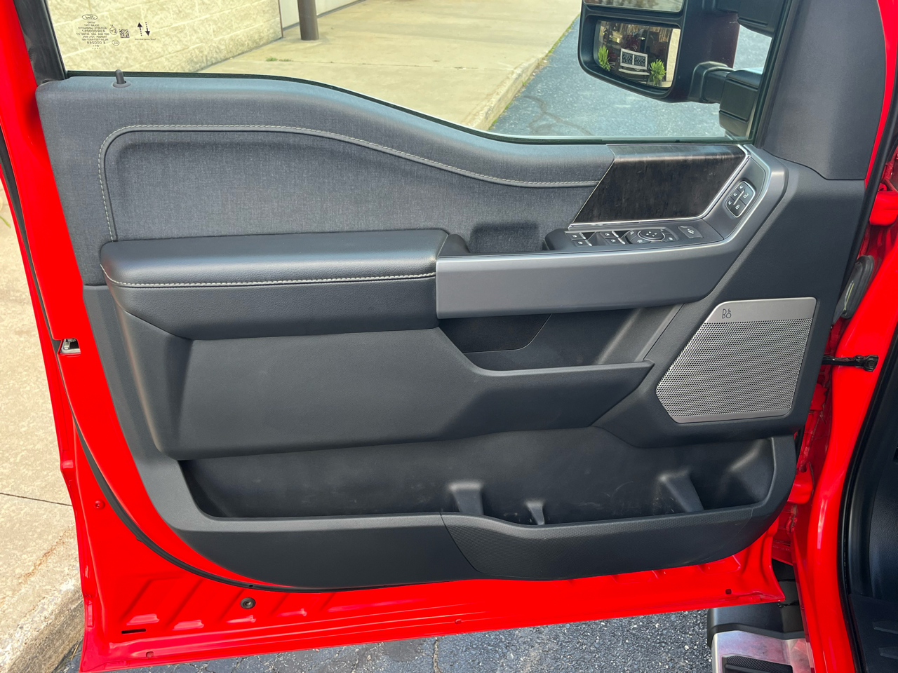 Ford F-150 Lariat SuperCab 6.5-ft. Bed 4WD 2022 Ford F-150 Lariat SuperCab 6.5-ft. Bed 4WD 2022