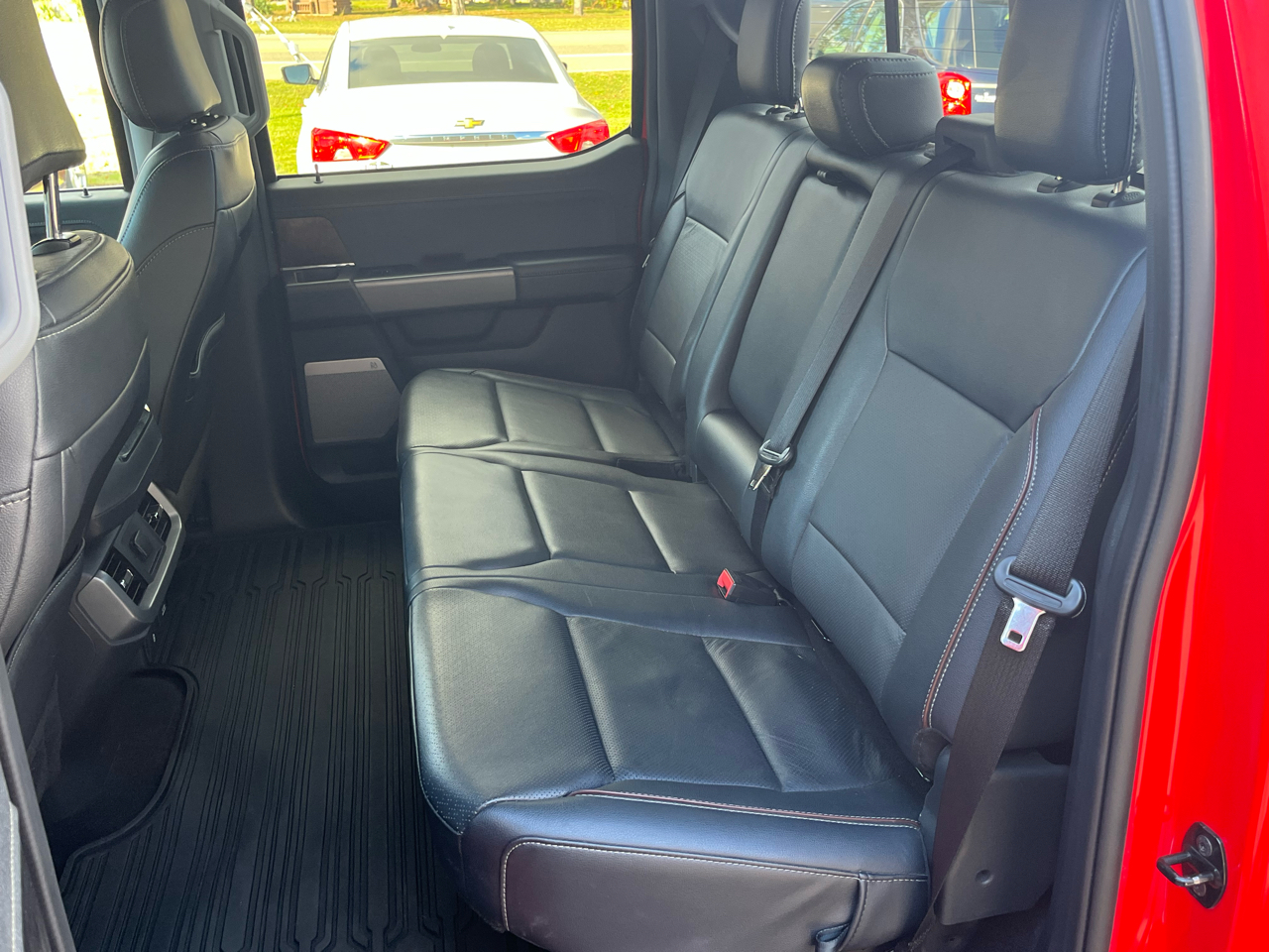 Ford F-150 Lariat SuperCab 6.5-ft. Bed 4WD 2022 Ford F-150 Lariat SuperCab 6.5-ft. Bed 4WD 2022