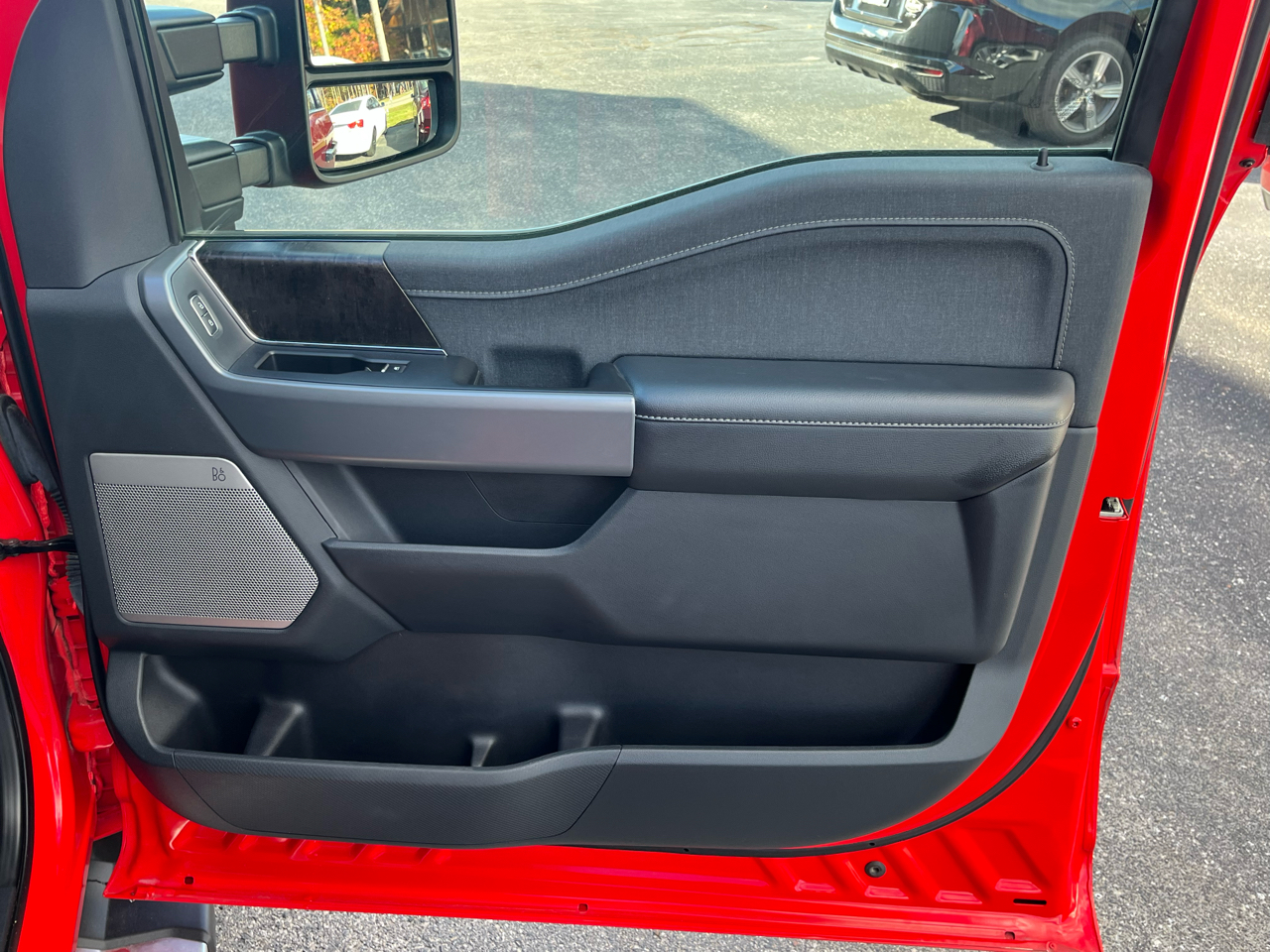 Ford F-150 Lariat SuperCab 6.5-ft. Bed 4WD 2022 Ford F-150 Lariat SuperCab 6.5-ft. Bed 4WD 2022