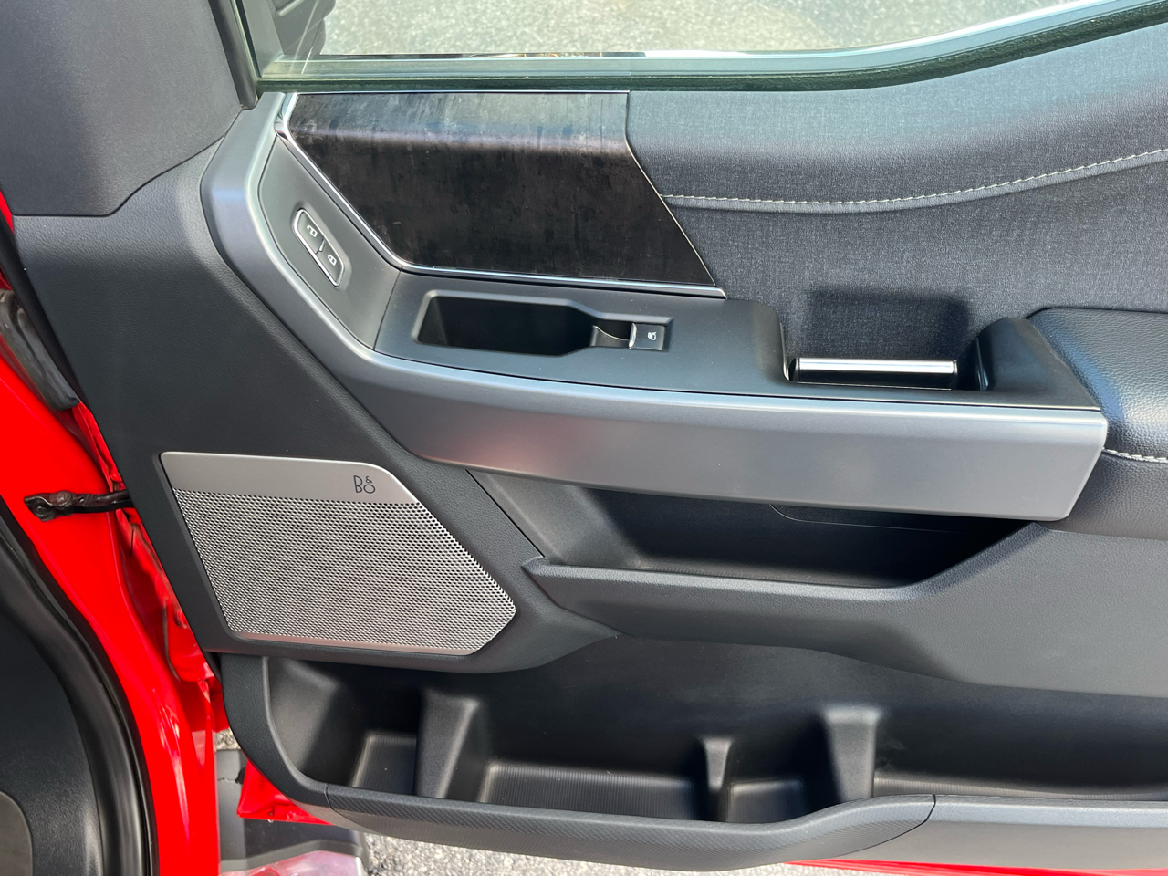 Ford F-150 Lariat SuperCab 6.5-ft. Bed 4WD 2022 Ford F-150 Lariat SuperCab 6.5-ft. Bed 4WD 2022