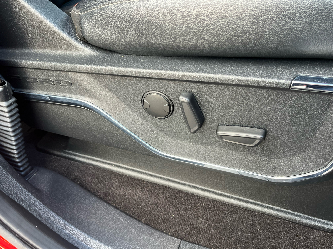 Ford F-150 Lariat SuperCab 6.5-ft. Bed 4WD 2022 Ford F-150 Lariat SuperCab 6.5-ft. Bed 4WD 2022