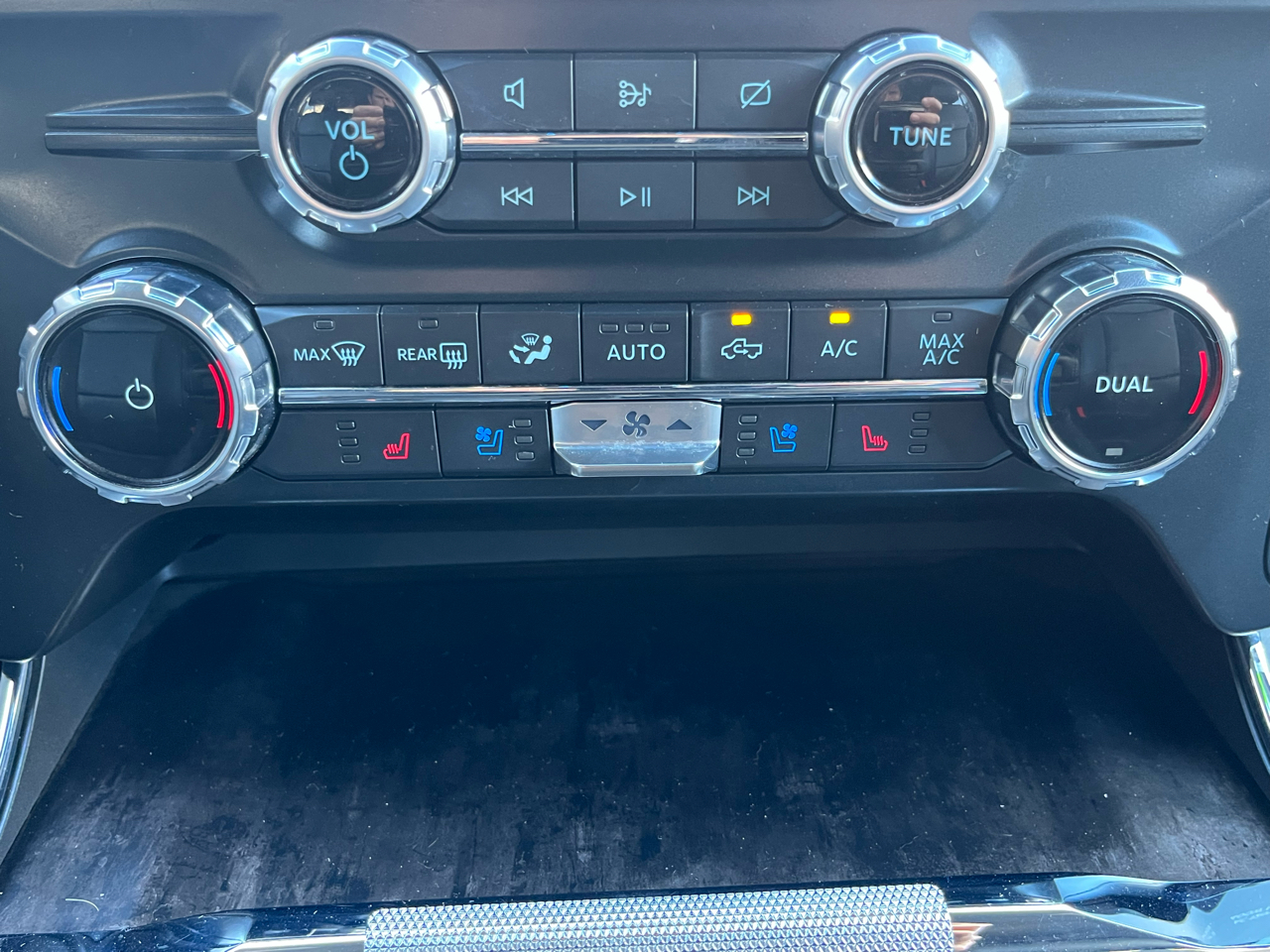 Ford F-150 Lariat SuperCab 6.5-ft. Bed 4WD 2022 Ford F-150 Lariat SuperCab 6.5-ft. Bed 4WD 2022