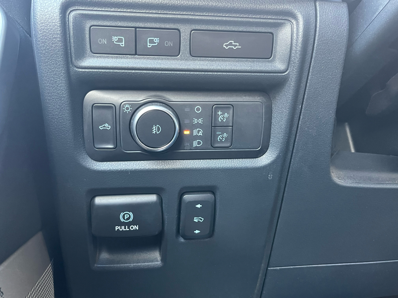 Ford F-150 Lariat SuperCab 6.5-ft. Bed 4WD 2022 Ford F-150 Lariat SuperCab 6.5-ft. Bed 4WD 2022