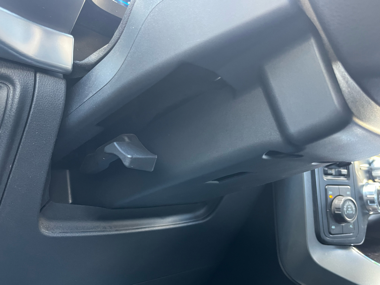 Ford F-150 Lariat SuperCab 6.5-ft. Bed 4WD 2022 Ford F-150 Lariat SuperCab 6.5-ft. Bed 4WD 2022