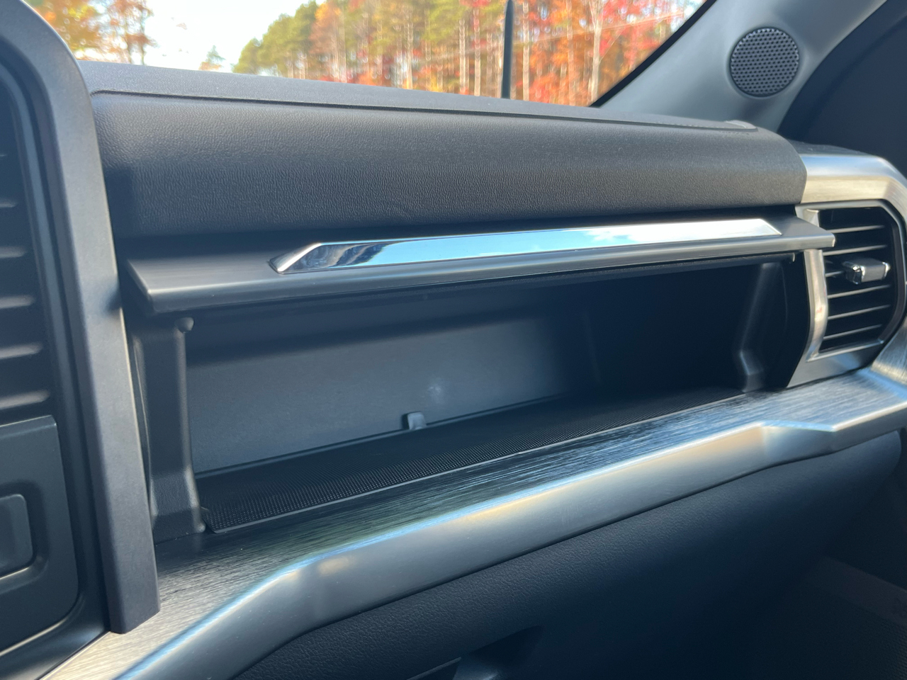 Ford F-150 Lariat SuperCab 6.5-ft. Bed 4WD 2022 Ford F-150 Lariat SuperCab 6.5-ft. Bed 4WD 2022