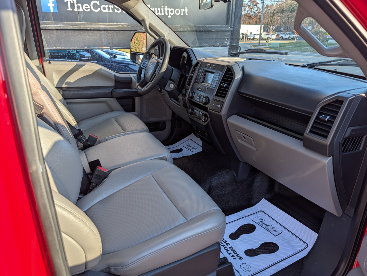 Ford Super Duty F-250 SRW XLT 4WD Reg Cab 8' Box 2022