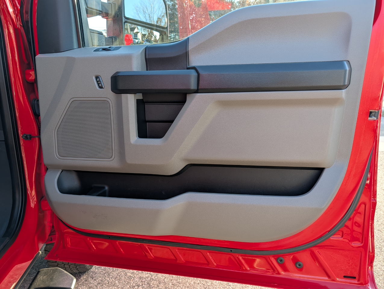 Ford Super Duty F-250 SRW XLT 4WD Reg Cab 8' Box 2022