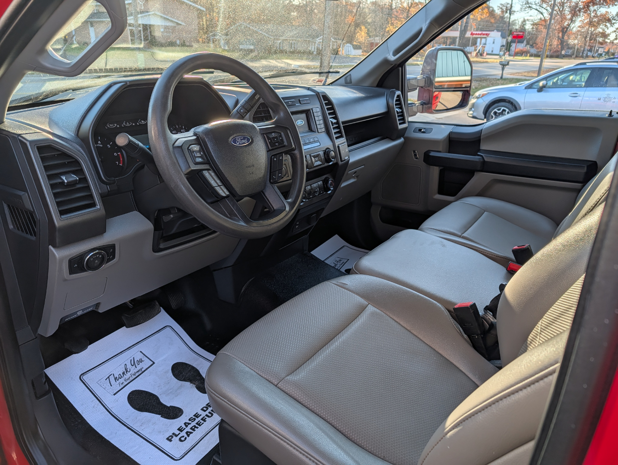 Ford Super Duty F-250 SRW XLT 4WD Reg Cab 8' Box 2022