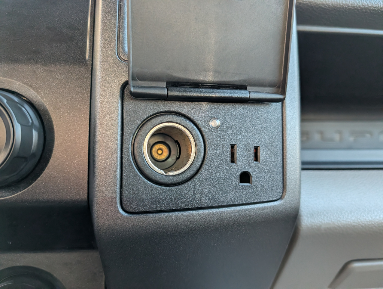 Ford Super Duty F-250 SRW XLT 4WD Reg Cab 8' Box 2022