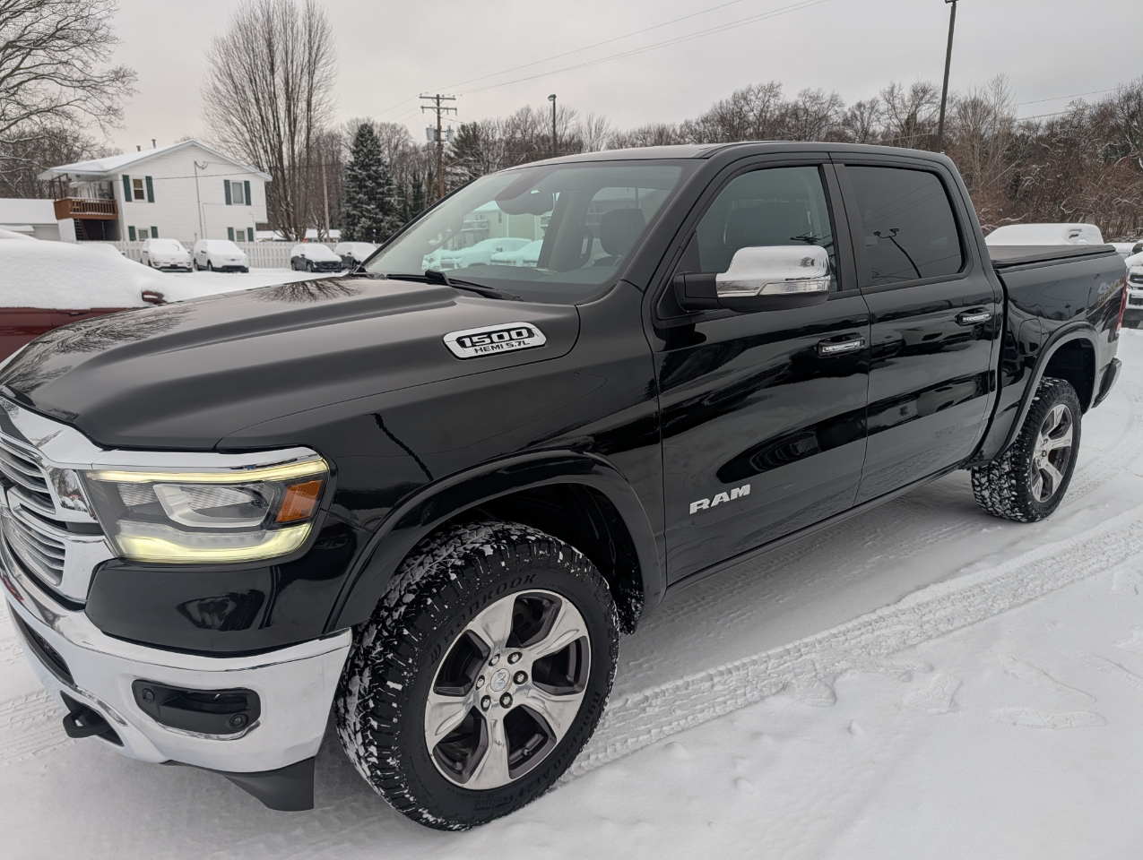 RAM 1500 Laramie 4x4 Crew Cab 5'7" Box 2019