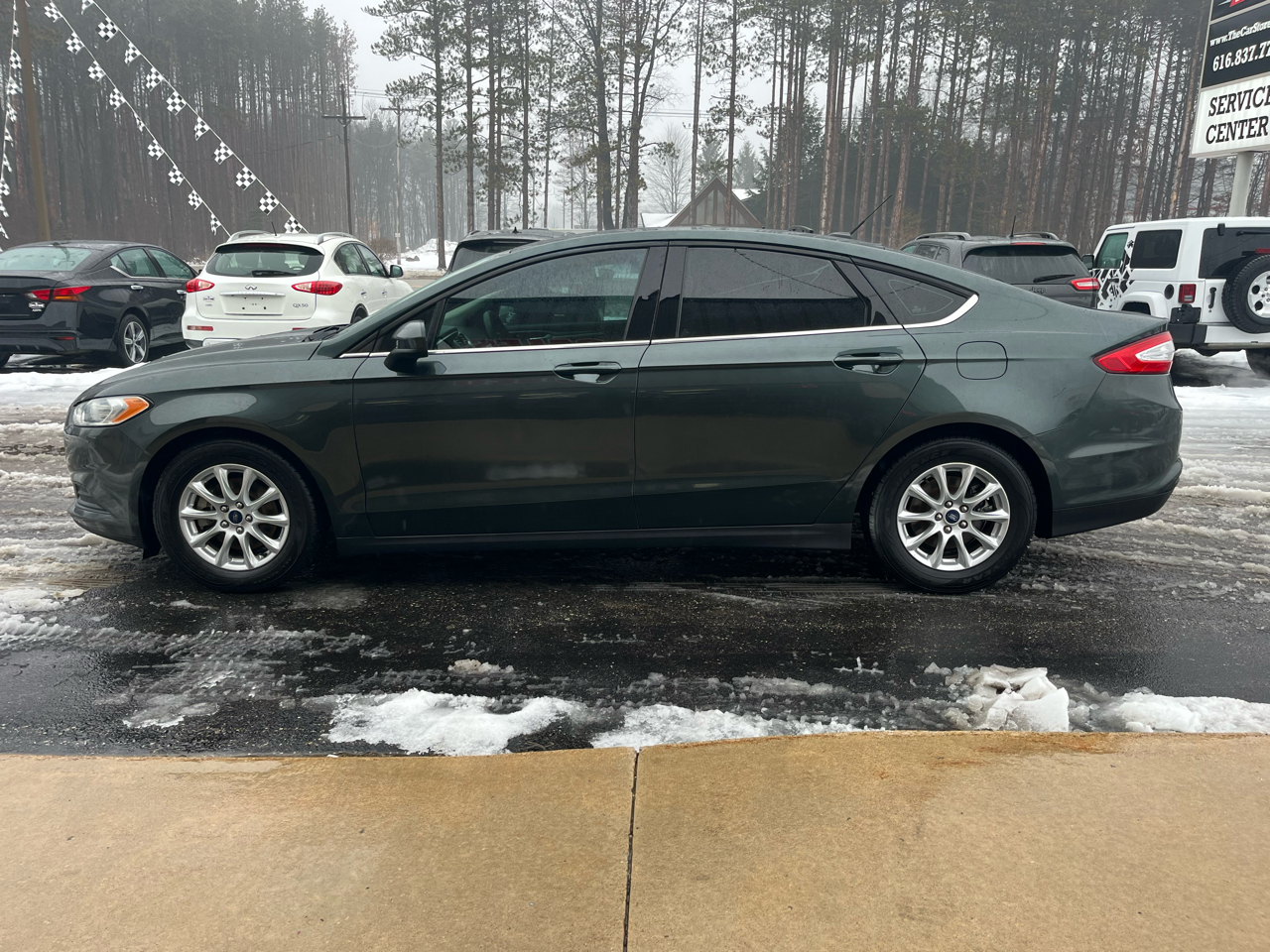 Ford Fusion 4dr Sdn S FWD 2016