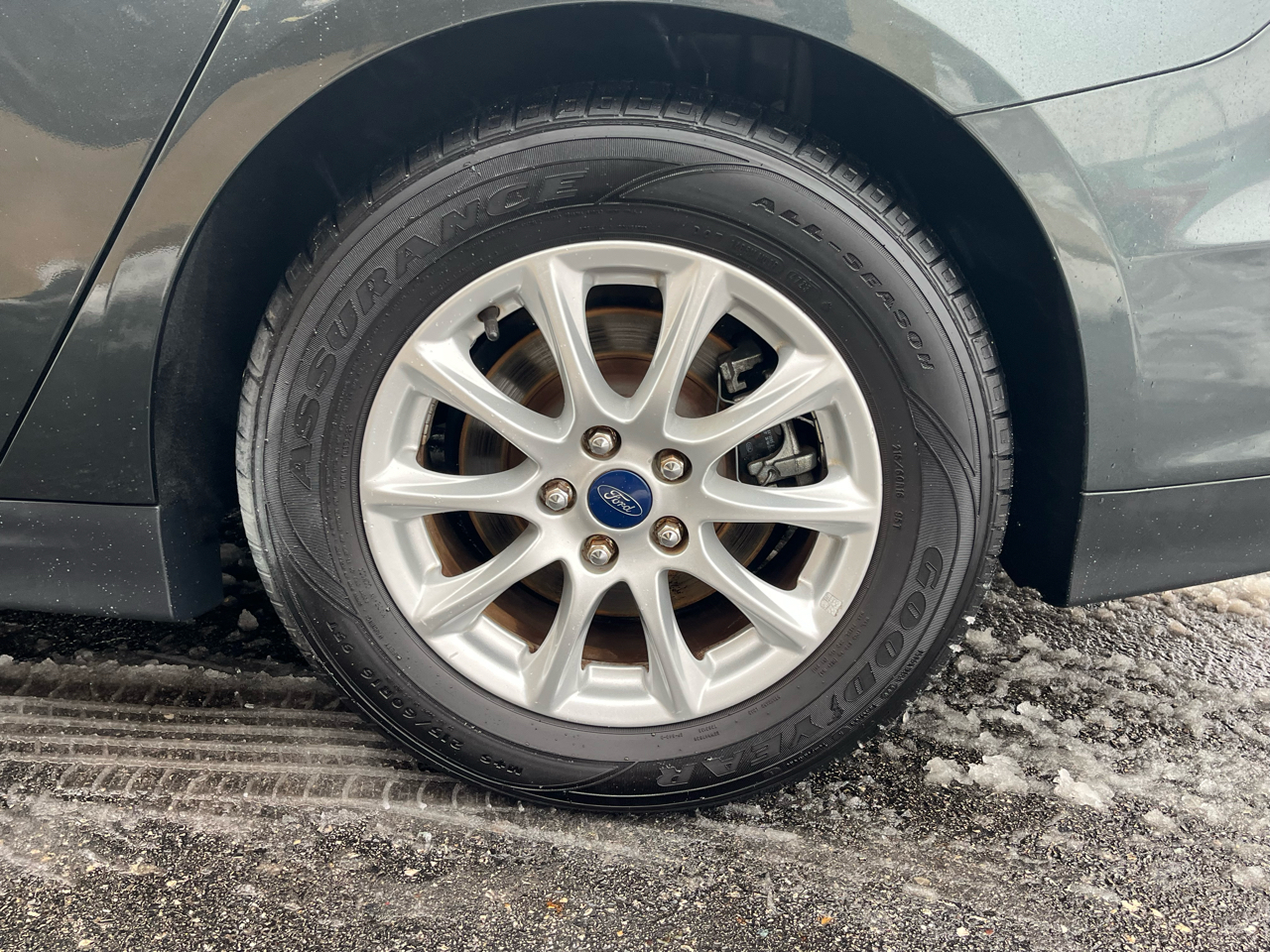 Ford Fusion 4dr Sdn S FWD 2016