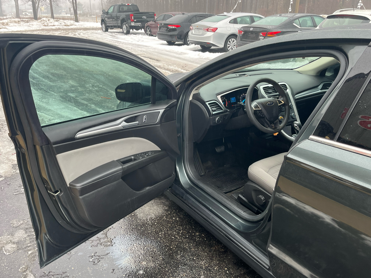 Ford Fusion 4dr Sdn S FWD 2016