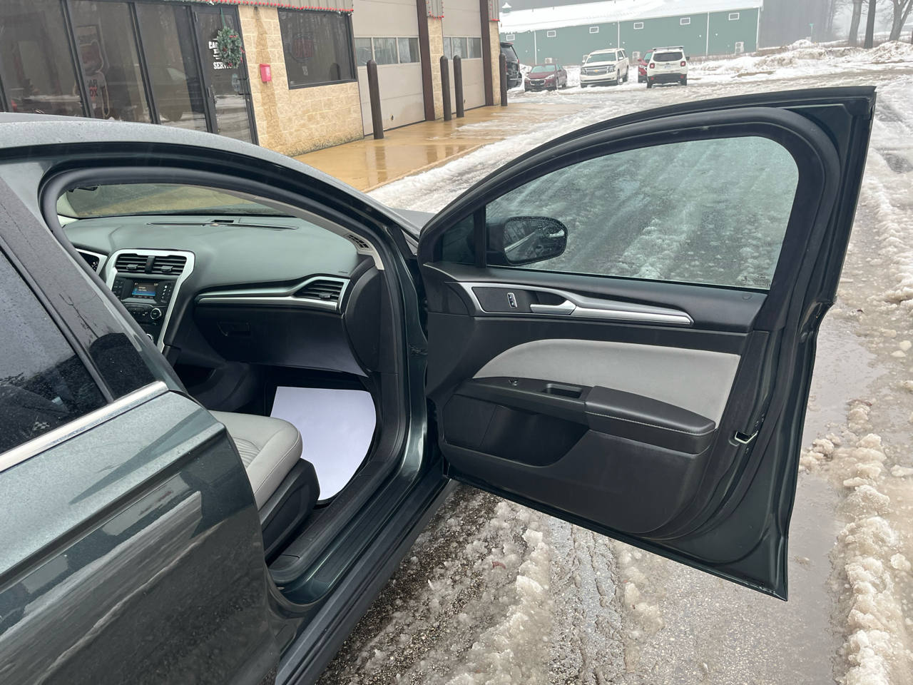 Ford Fusion 4dr Sdn S FWD 2016