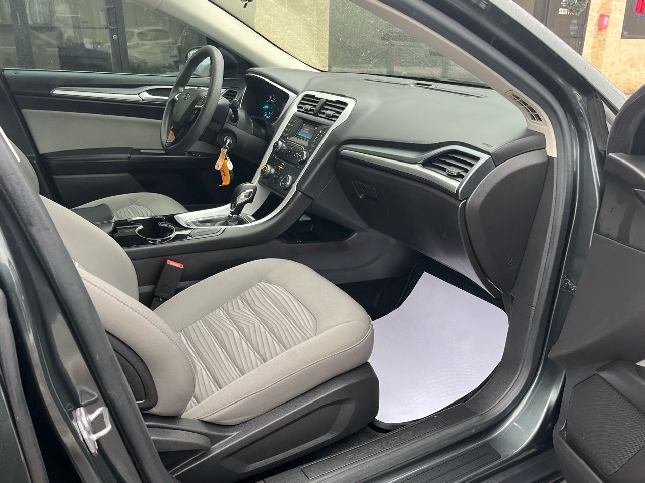 Ford Fusion 4dr Sdn S FWD 2016