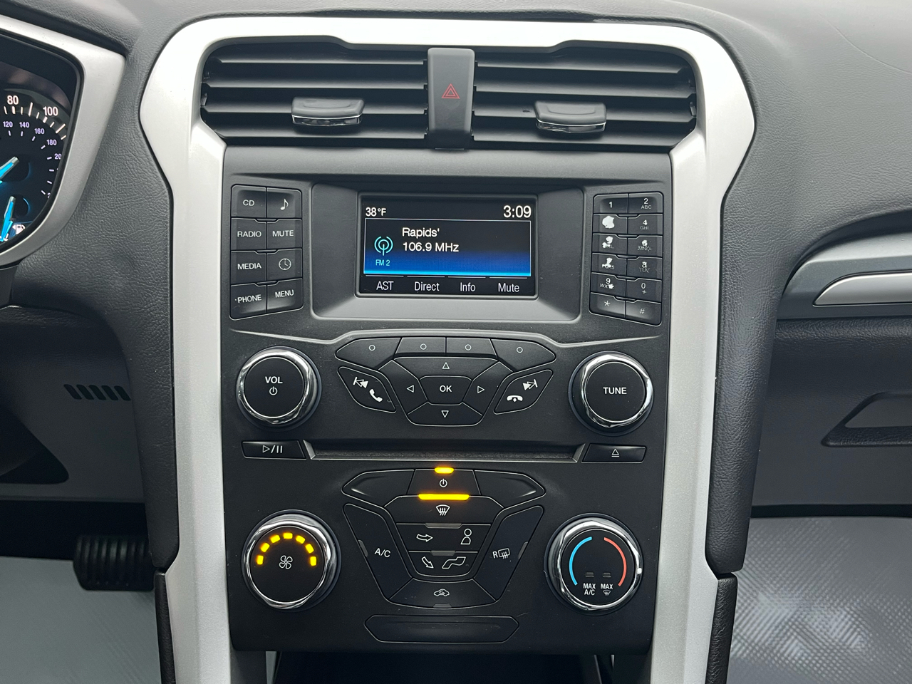 Ford Fusion 4dr Sdn S FWD 2016