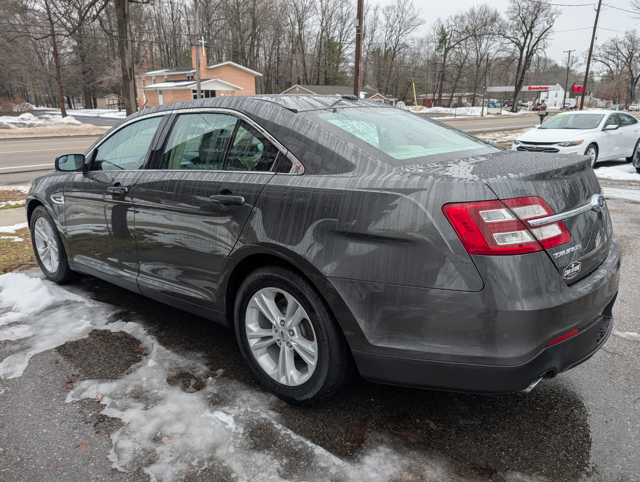 Ford Taurus 4dr Sdn SE FWD 2015