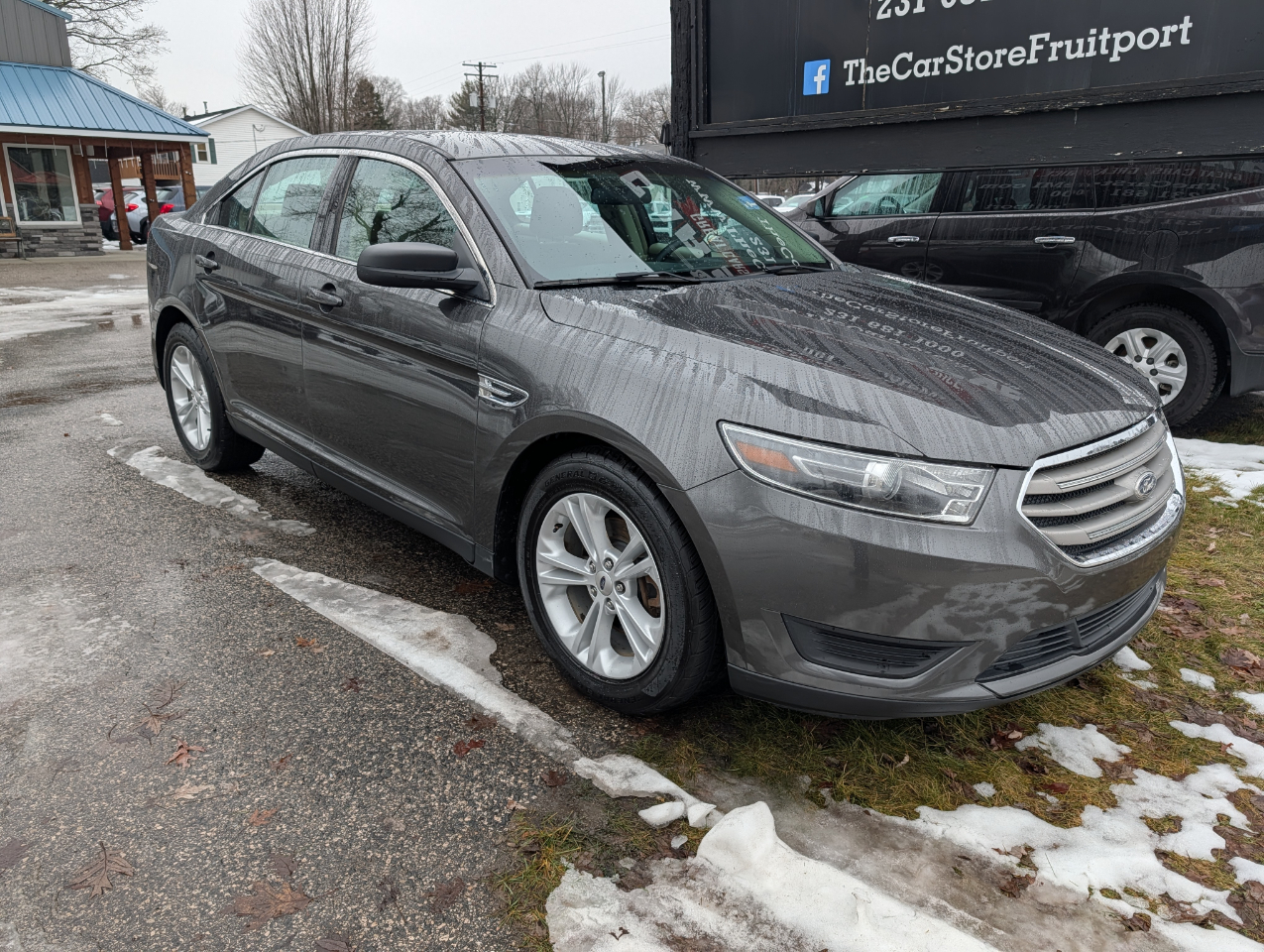 Ford Taurus 4dr Sdn SE FWD 2015