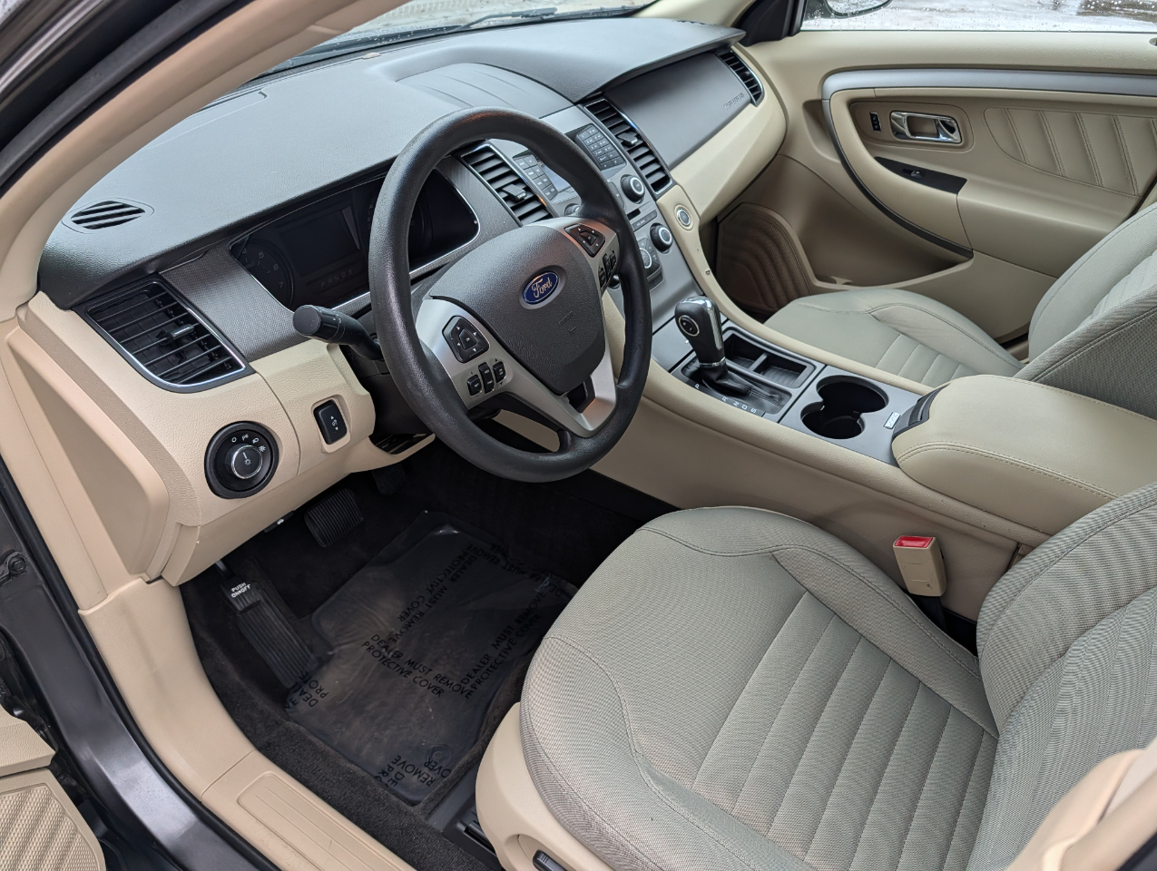 Ford Taurus 4dr Sdn SE FWD 2015