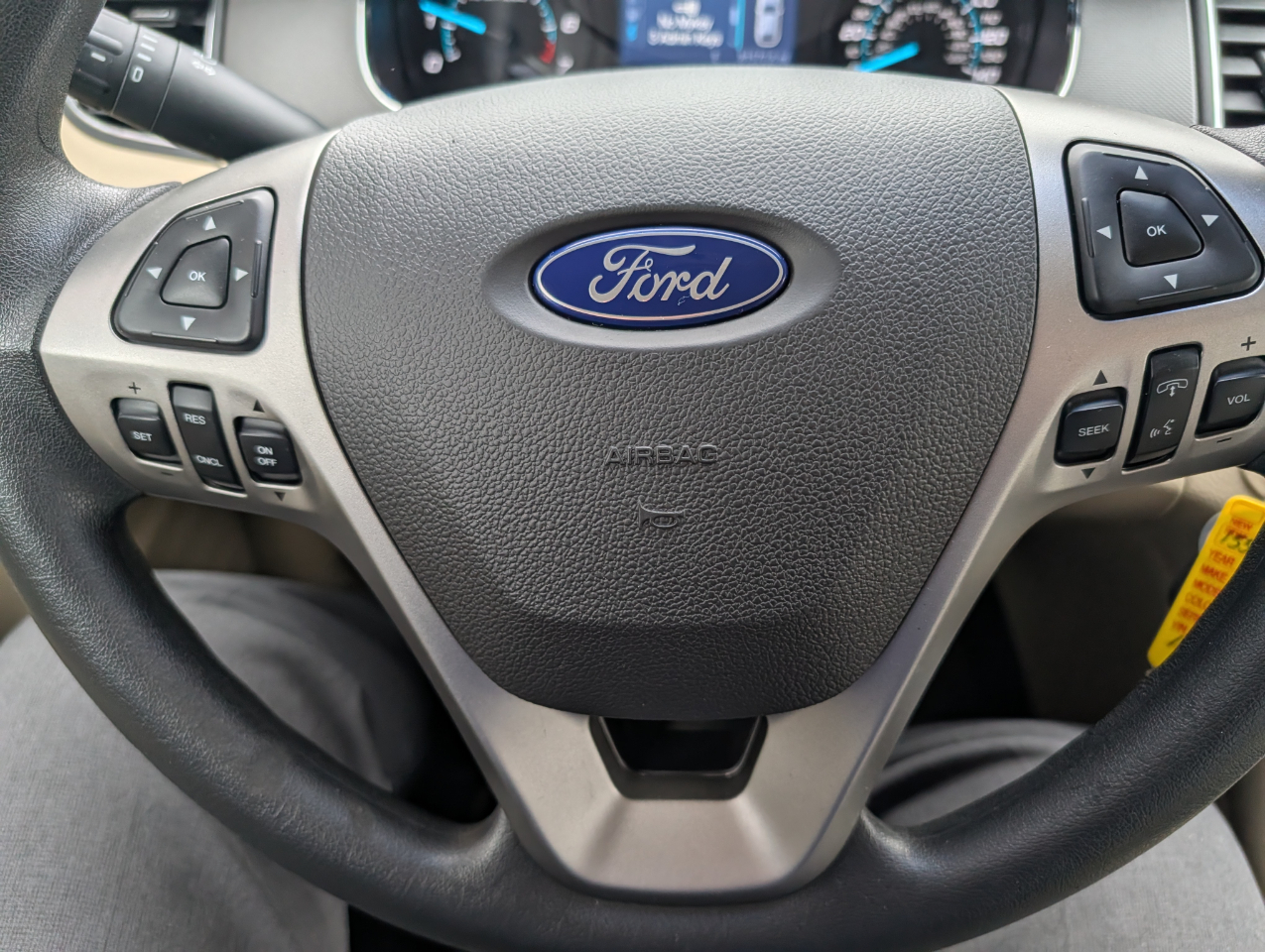 Ford Taurus 4dr Sdn SE FWD 2015