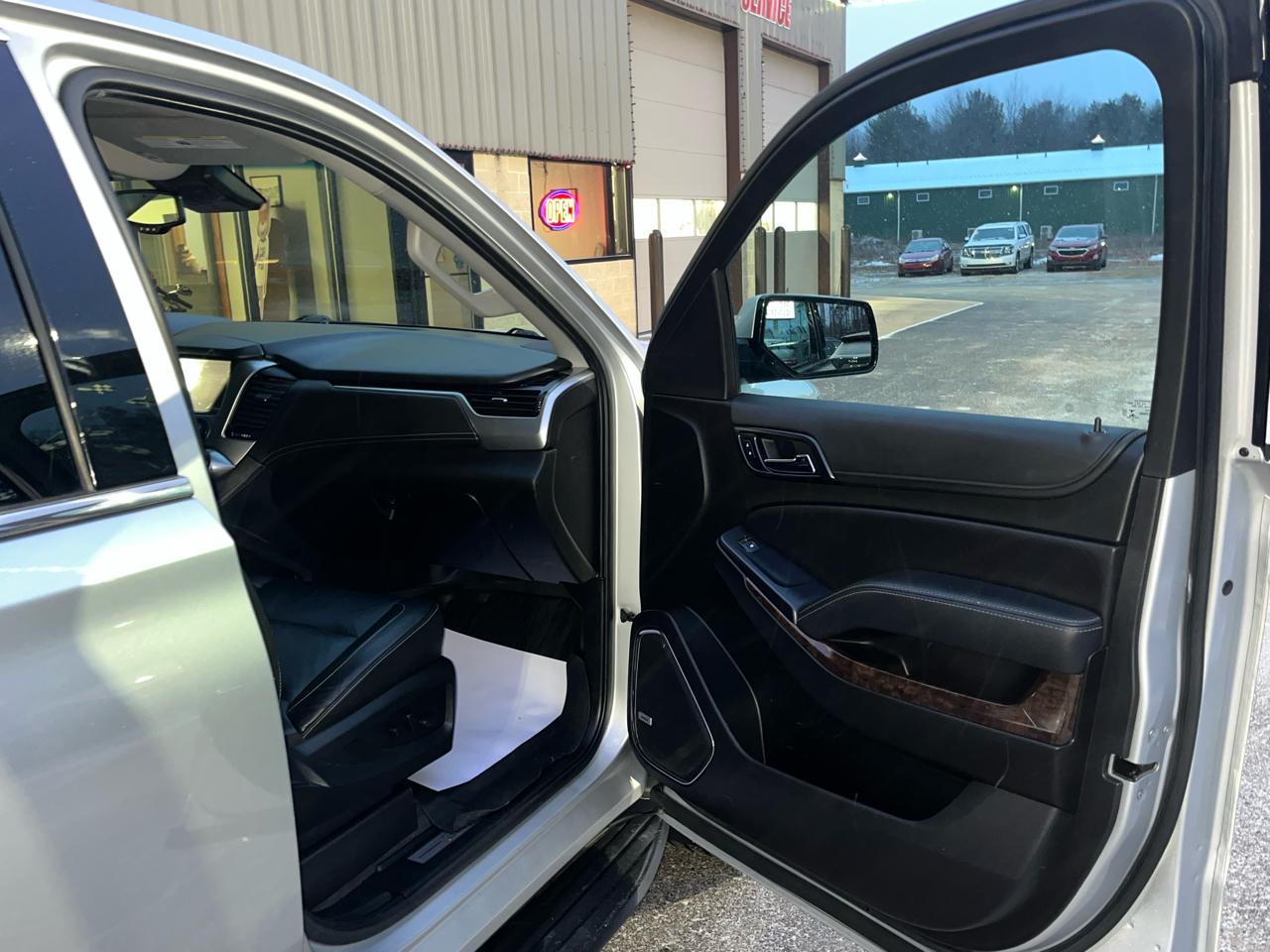 Chevrolet Tahoe 4WD 4dr LT 2019