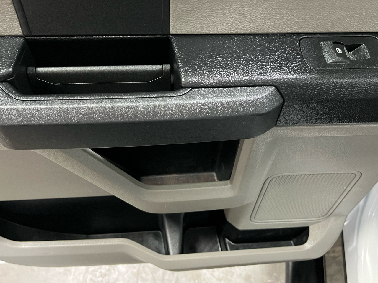 Ford Super Duty F-350 SRW XL 4WD Crew Cab 6.75' Box 2018