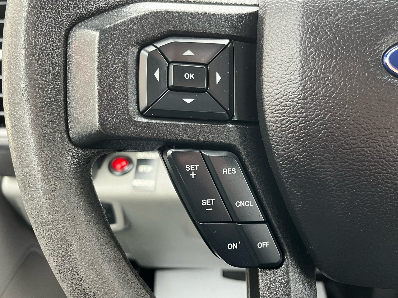 Ford Super Duty F-350 SRW XL 4WD Crew Cab 6.75' Box 2018