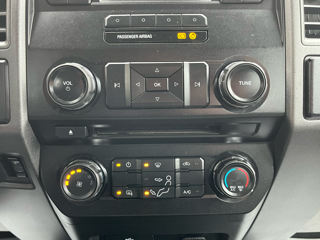 Ford Super Duty F-350 SRW XL 4WD Crew Cab 6.75' Box 2018