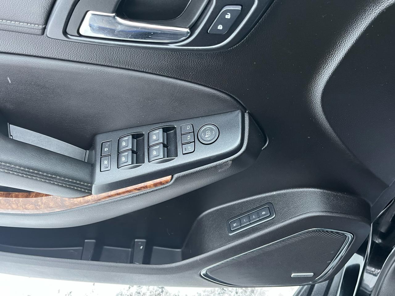 Chevrolet Suburban 4WD 4dr 1500 Premier 2019
