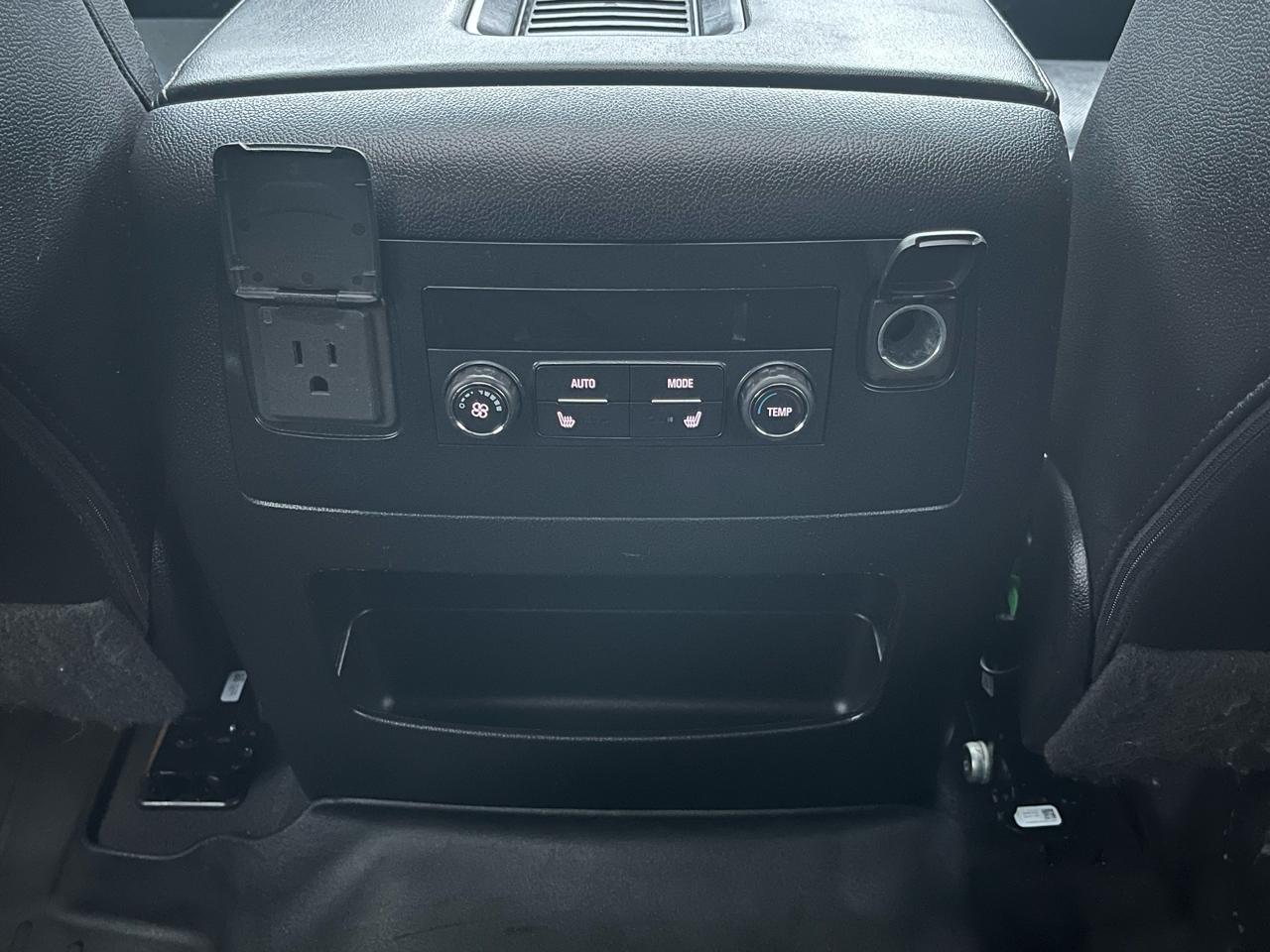 Chevrolet Suburban 4WD 4dr 1500 Premier 2019
