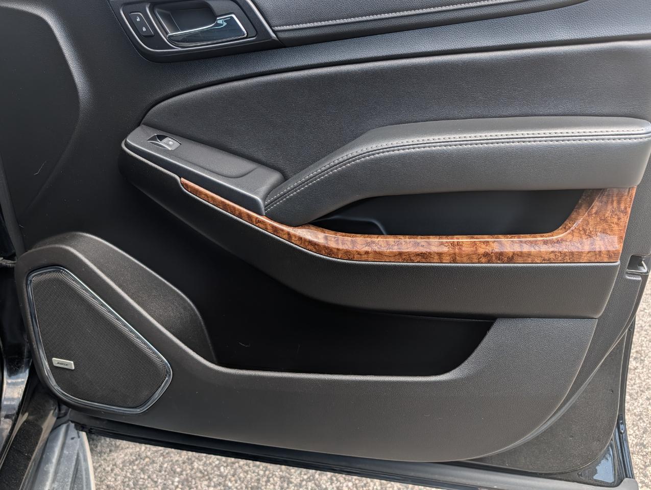 Chevrolet Suburban 4WD 4dr 1500 Premier 2019