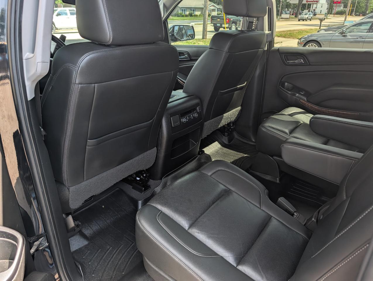 Chevrolet Suburban 4WD 4dr 1500 Premier 2019