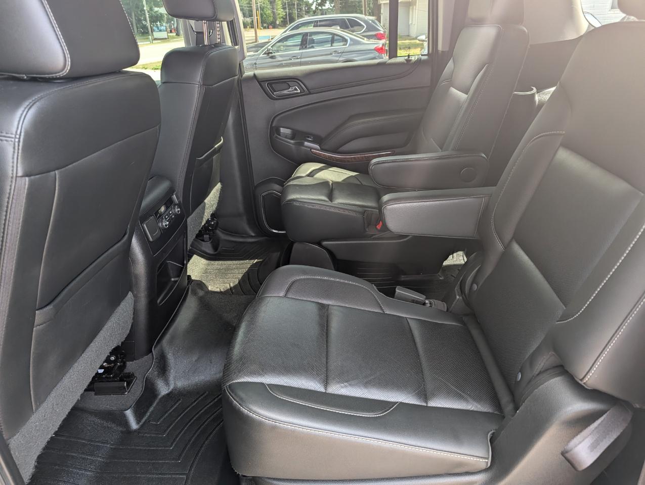 Chevrolet Suburban 4WD 4dr 1500 Premier 2019