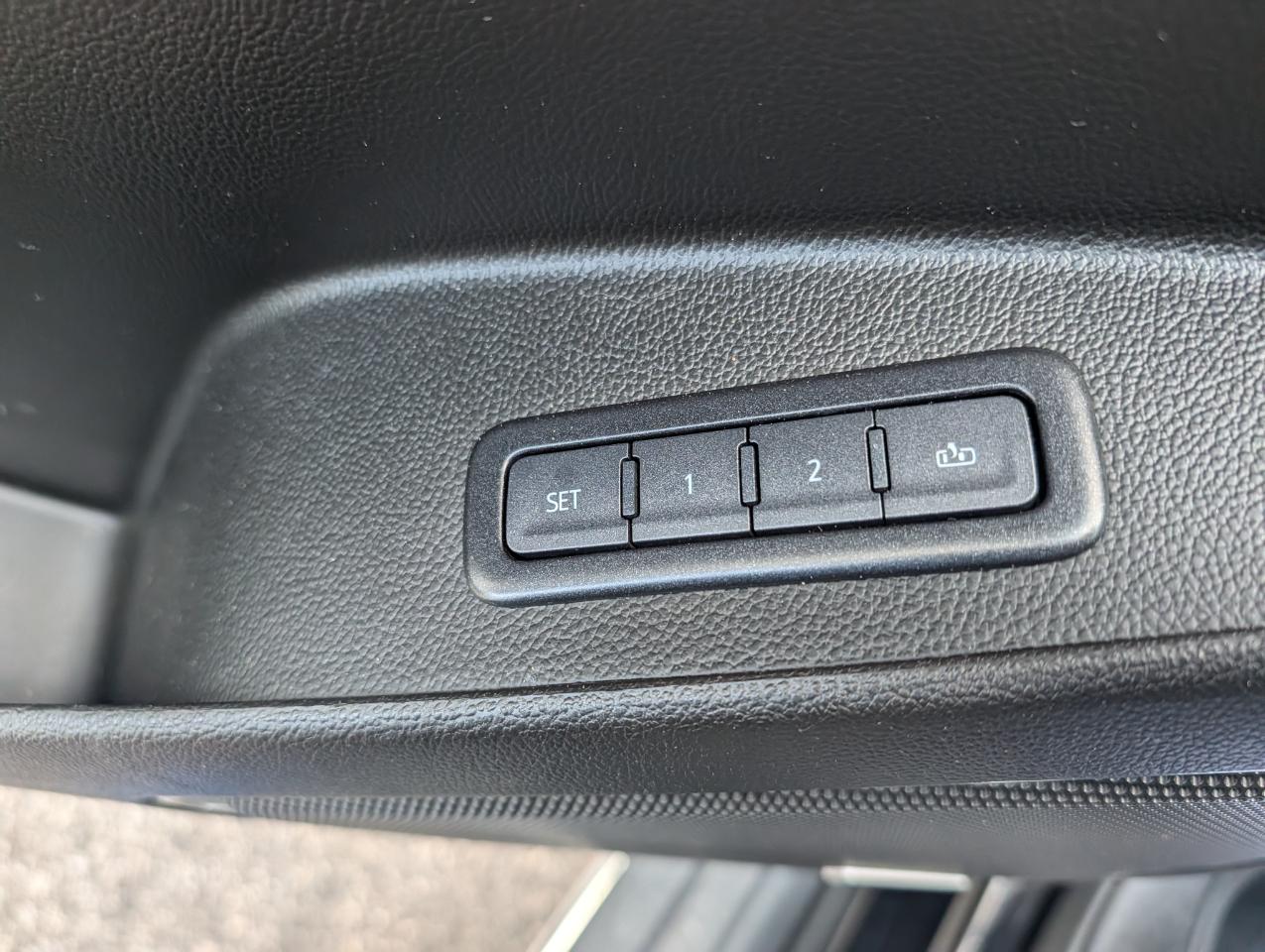 Chevrolet Suburban 4WD 4dr 1500 Premier 2019