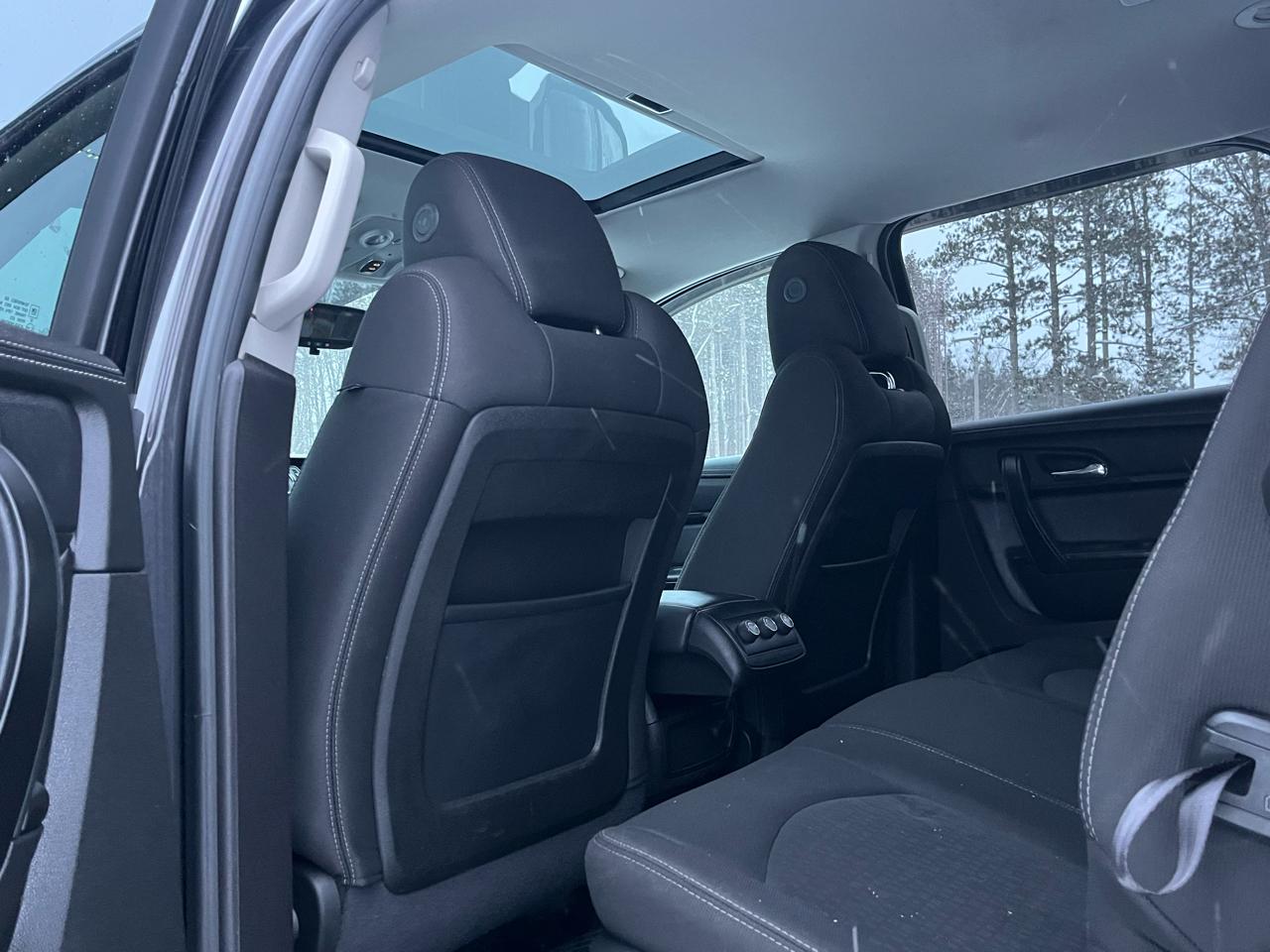 GMC Acadia AWD 4dr SLE w/SLE-1 2015