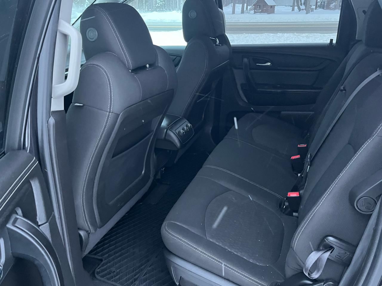 GMC Acadia AWD 4dr SLE w/SLE-1 2015