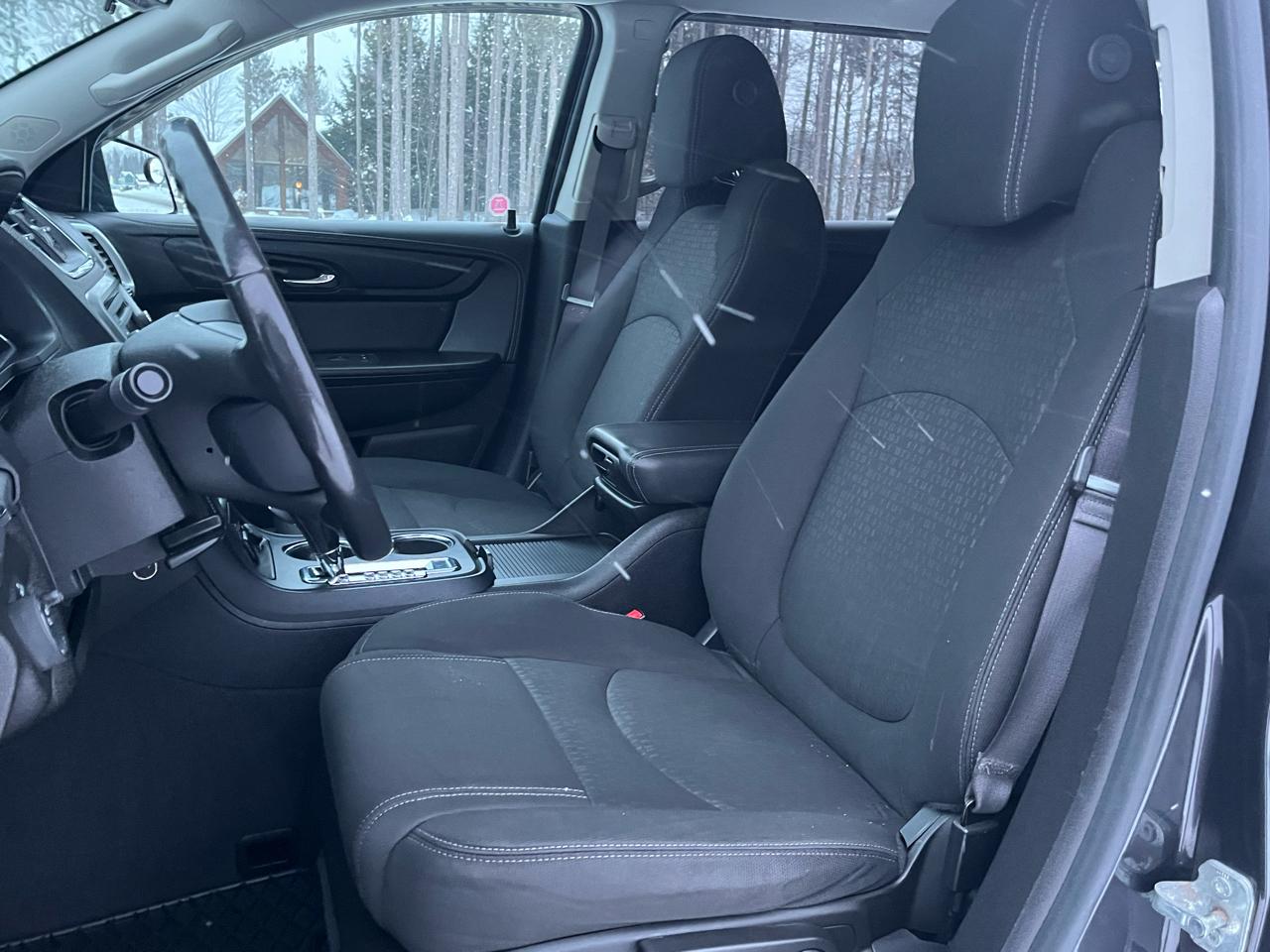 GMC Acadia AWD 4dr SLE w/SLE-1 2015