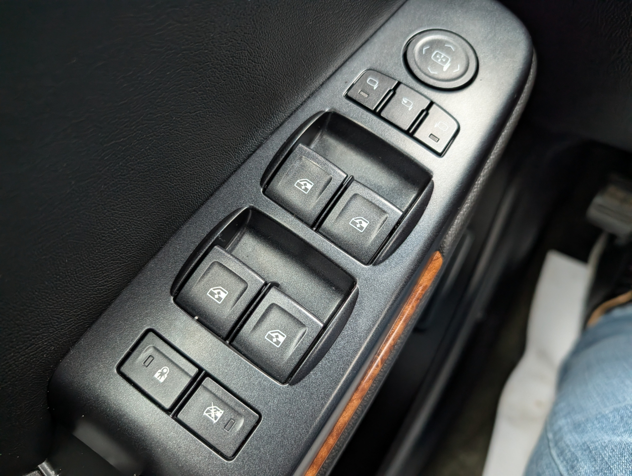 Chevrolet Tahoe 4WD 4dr LTZ 2015