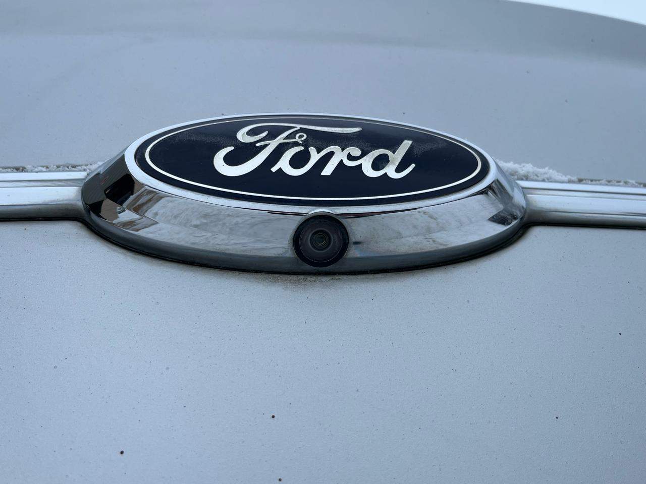 Ford Taurus SE FWD 2017