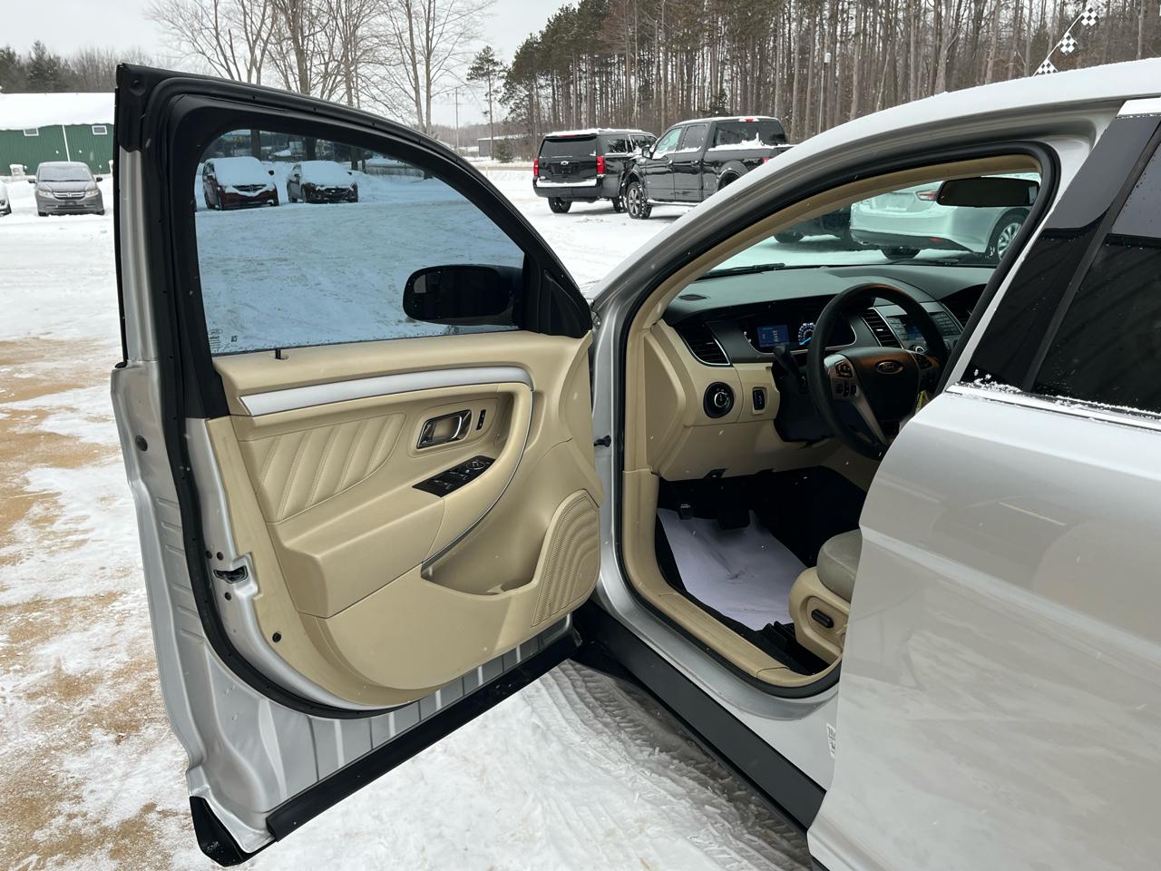 Ford Taurus SE FWD 2017