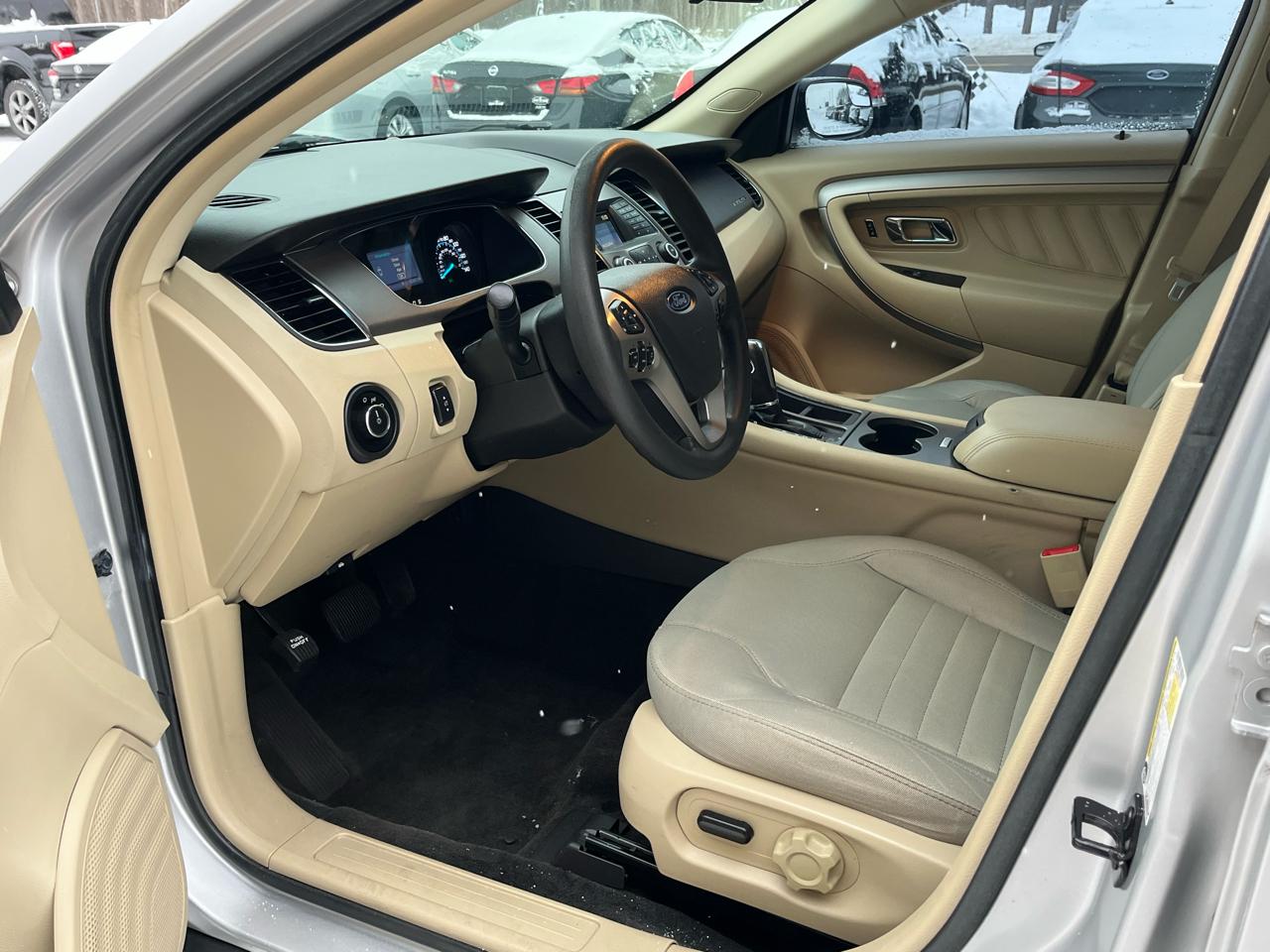 Ford Taurus SE FWD 2017