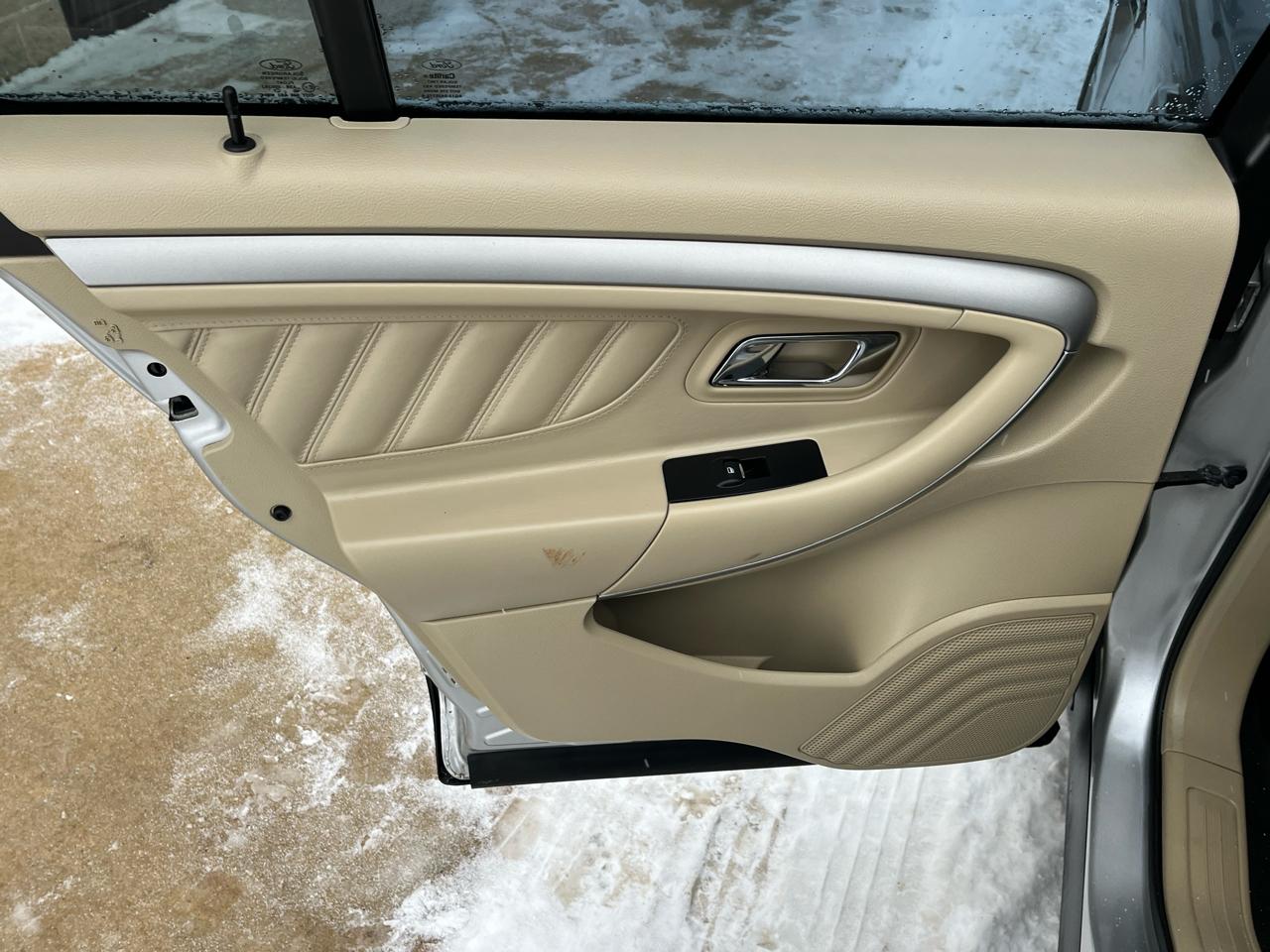 Ford Taurus SE FWD 2017