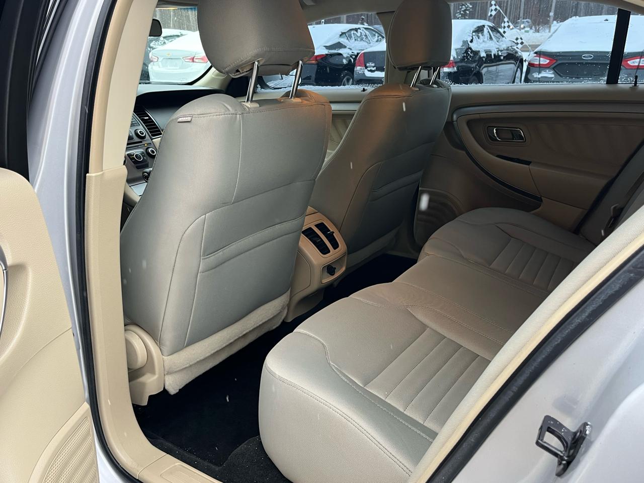 Ford Taurus SE FWD 2017