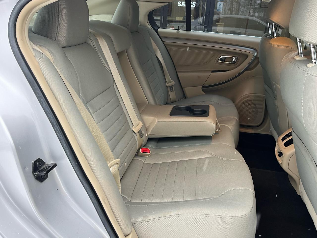 Ford Taurus SE FWD 2017