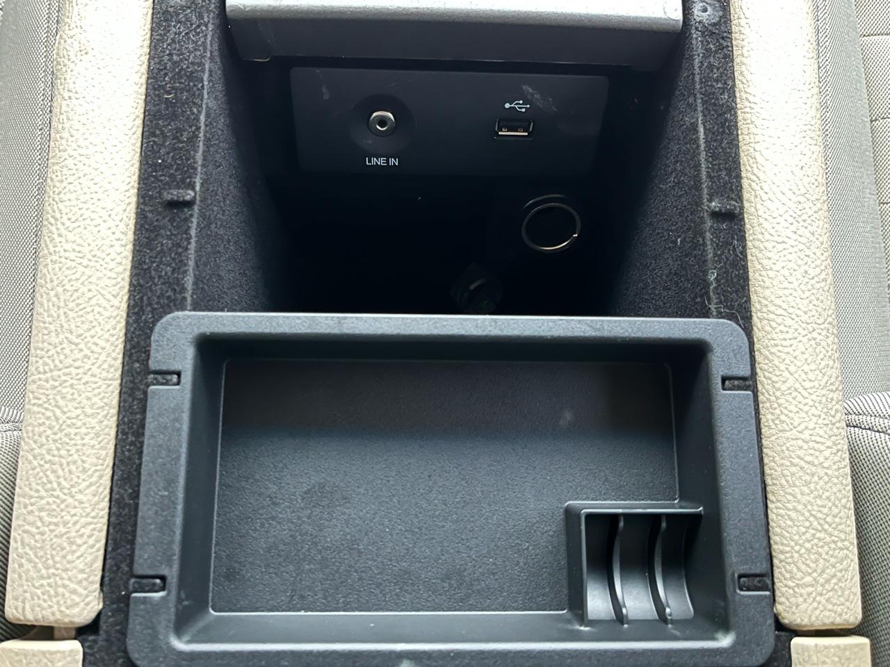 Ford Taurus SE FWD 2017