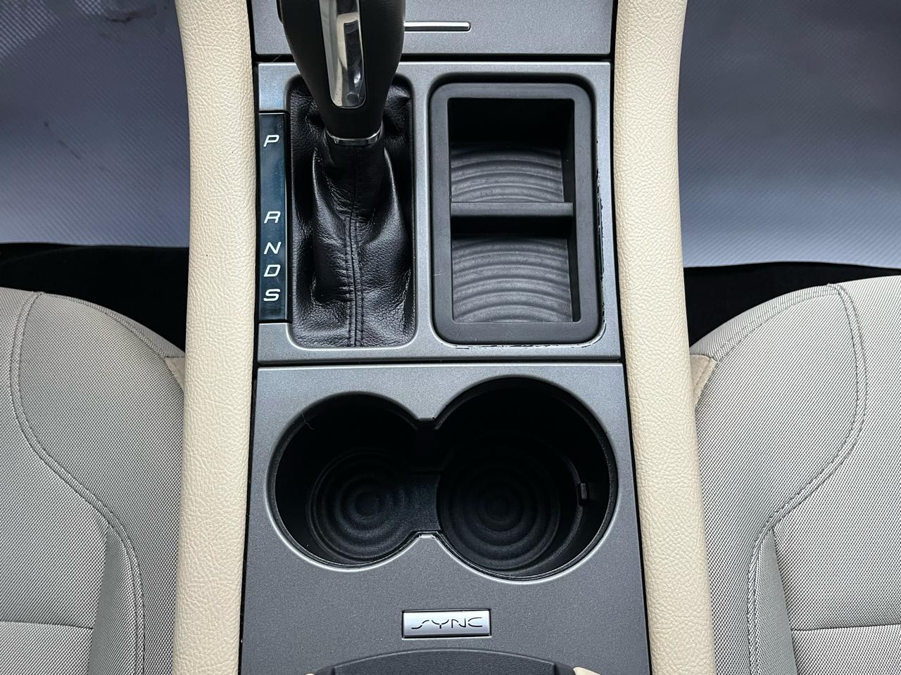 Ford Taurus SE FWD 2017