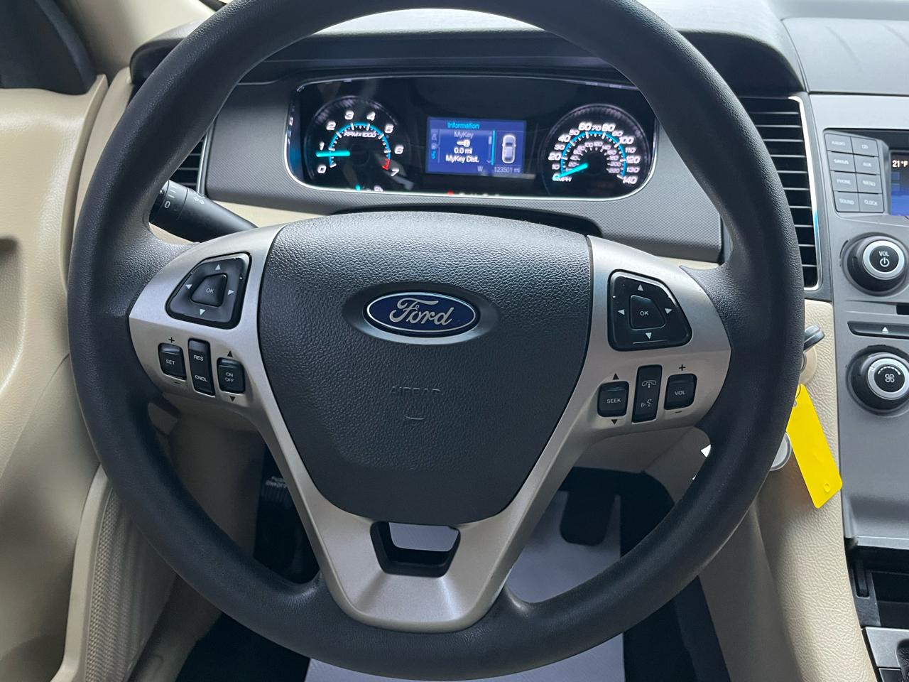 Ford Taurus SE FWD 2017