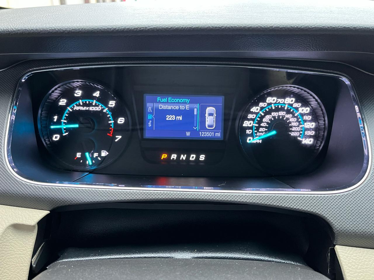 Ford Taurus SE FWD 2017